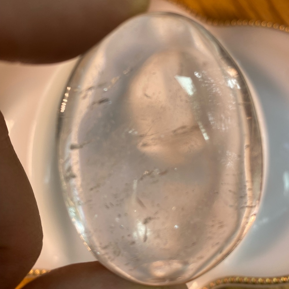 Clear quartz crystal palm stone - Picture 2 of 3